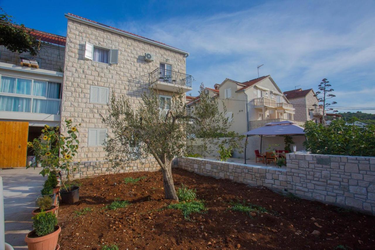 Apartments With A Parking Space Sutivan, Brac - 752 Zewnętrze zdjęcie