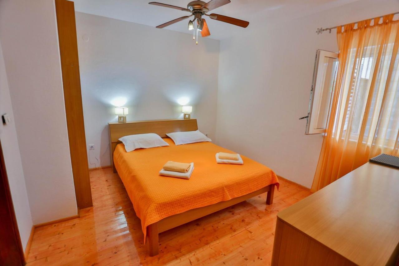 Apartments With A Parking Space Sutivan, Brac - 752 Zewnętrze zdjęcie