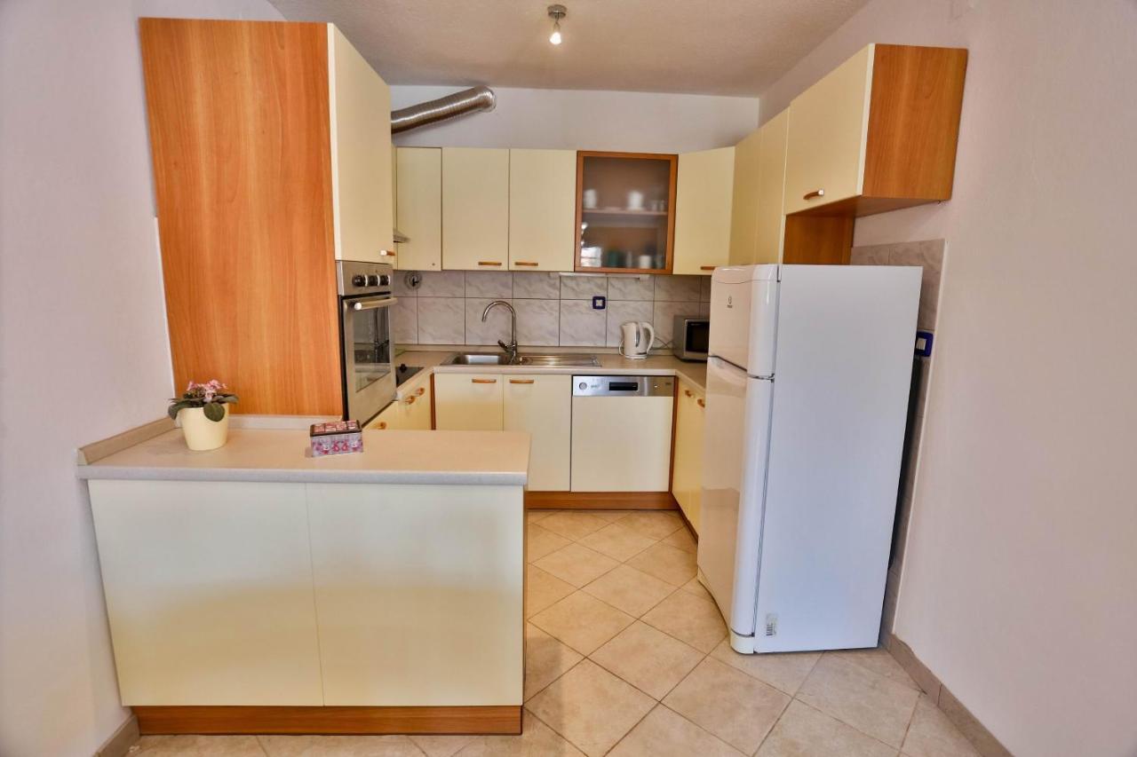 Apartments With A Parking Space Sutivan, Brac - 752 Zewnętrze zdjęcie