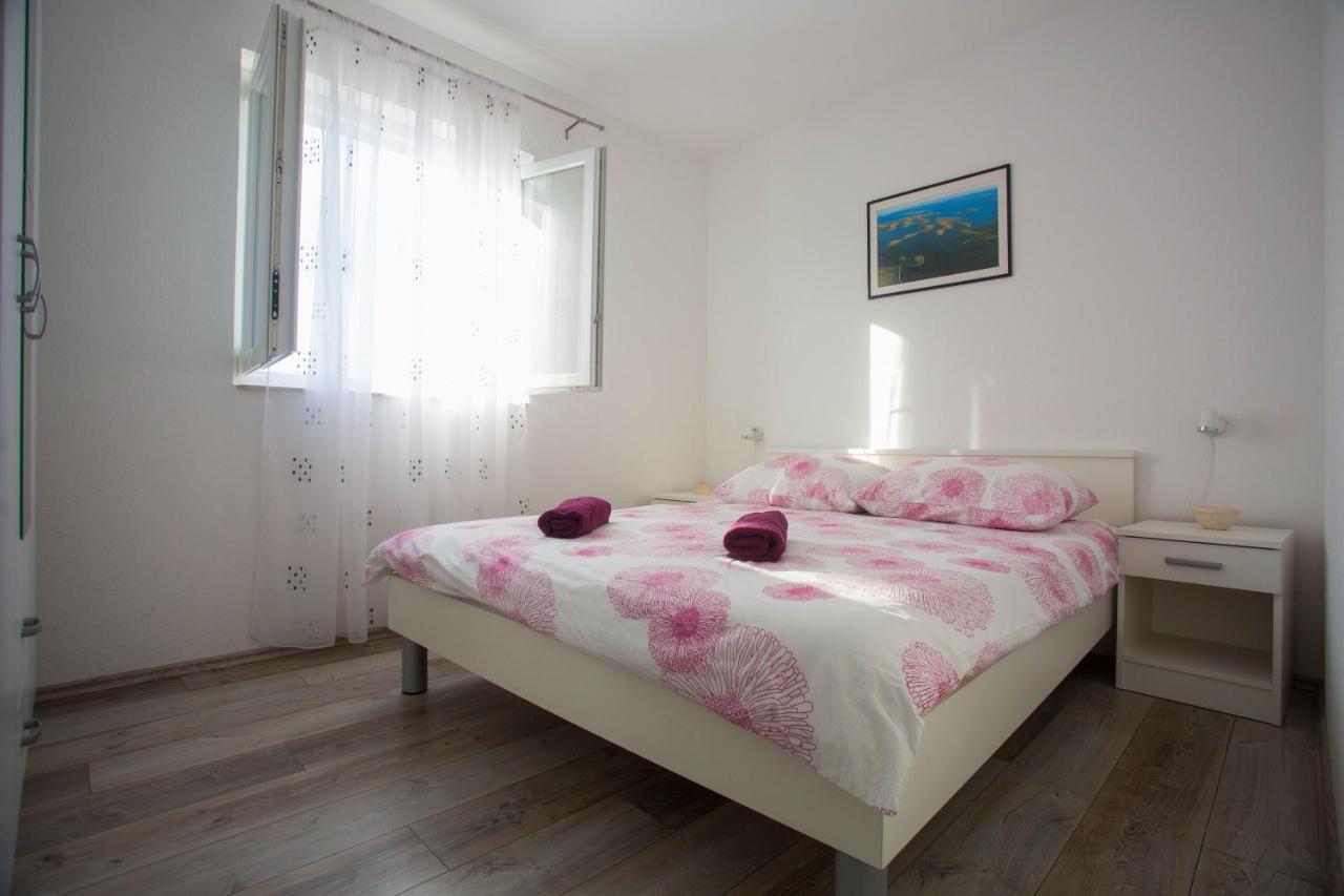 Apartments With A Parking Space Sutivan, Brac - 752 Zewnętrze zdjęcie